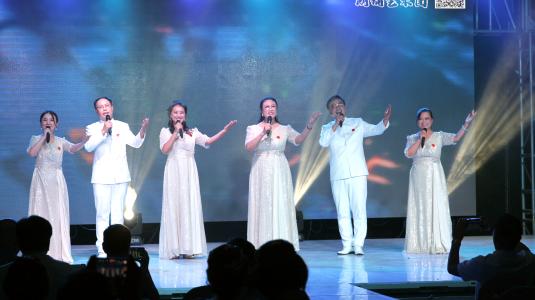《爱在江南》作者：欧震 朗诵：加拿大朗诵艺术团表演
