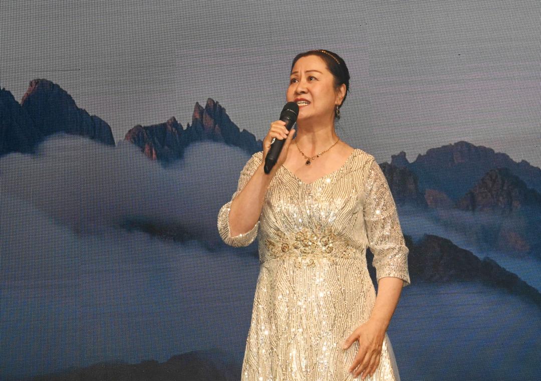 女高音独唱《芦花》 演唱:赵艳萍